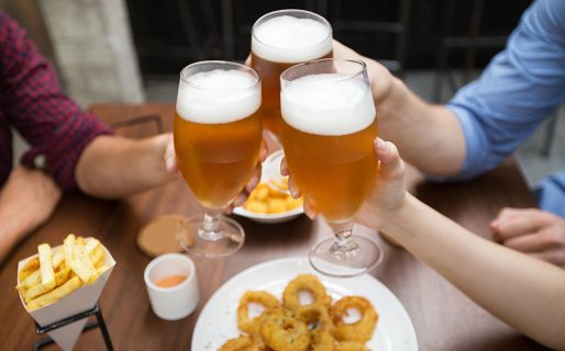 Día del amigo: advierten que salir a festejar saldrá un 90% más caro que el año pasado