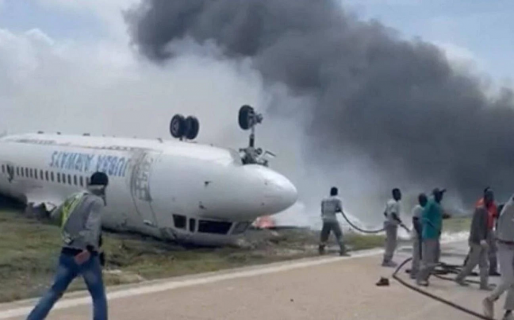 Impactante accidente aéreo: un avión “volcó” y los 36 ocupantes se salvaron de milagro
