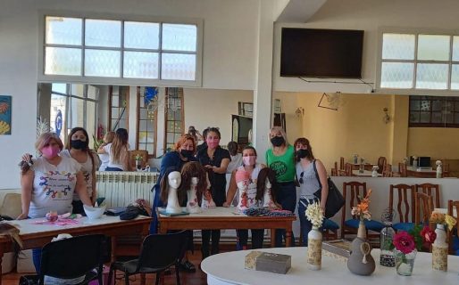 «Una Sonrisa en tu Cabeza» podría contar con un espacio desde el lunes para continuar confeccionando pelucas
