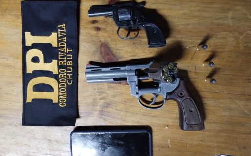 Tras un robo allanan una vivienda y secuestran armas de fuego