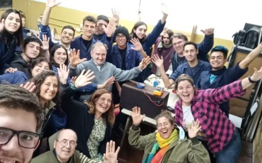 Alumnos de una escuela crearon un dispositivo de ayuda auditiva para personas hipoacúsicas