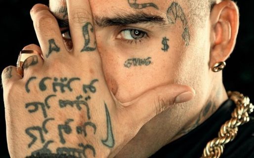 El éxito de Zaramay, el cantante que juega con armas, estuvo preso y tiene a L-Gante como enemigo