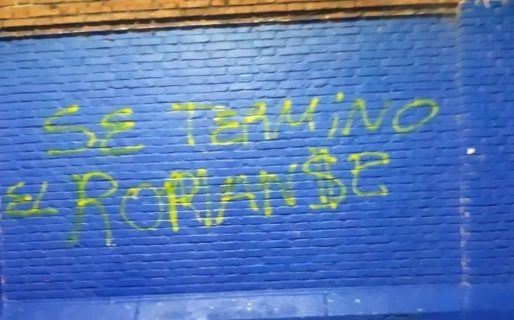 Pintadas en la Bombonera: Juan Román Riquelme ya no es «intocable» en Boca