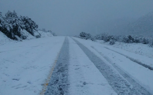 Precaución en Ruta 40 por el mal estado de las calzadas ante la caída de nieve