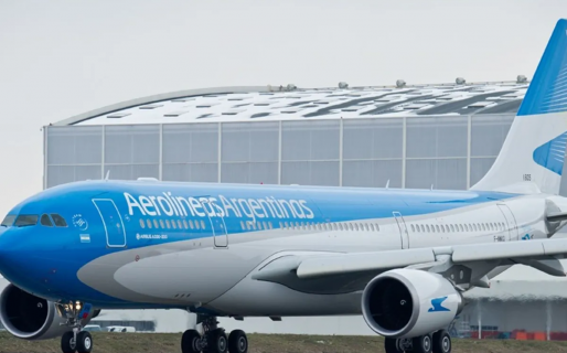 Nuevo ajuste del cepo cambiario: el Gobierno aumenta el dólar turista