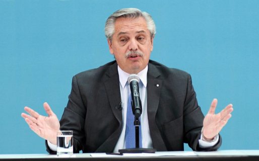 Alberto Fernández criticó a los turistas que “compran dólares para viajar y hacen subir el dólar blue”
