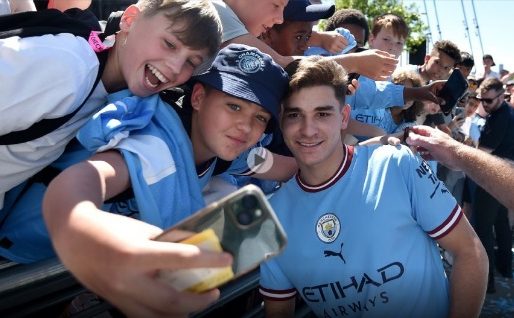 La frase de Julián Álvarez en inglés que enloqueció a los fanáticos del City