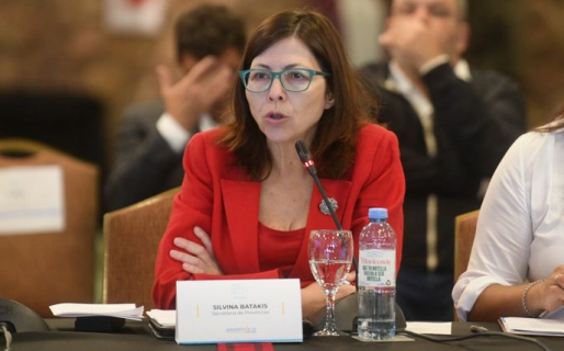 Batakis, sobre el dólar turista: ”El derecho a viajar colisiona con la generación de puestos de trabajo”