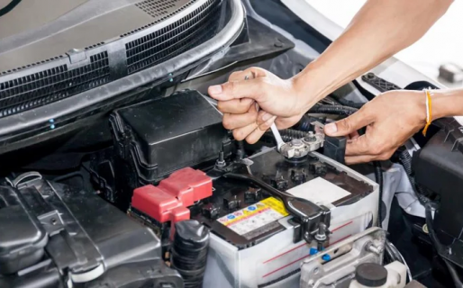 Sin baterías: por las trabas a las importaciones habría escasez inminente y suspensión de empleados