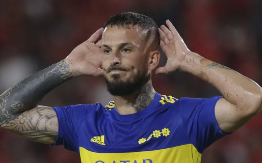 ¿Tregua en Boca? Aseguran que Benedetto se disculpó con Riquelme