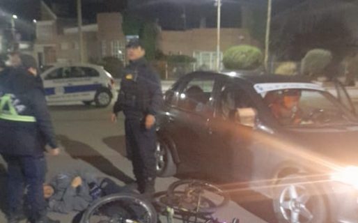 Un ciclista resultó lesionado al ser embestido por un automóvil