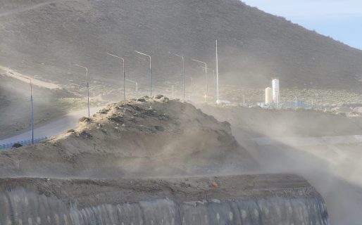 Los fuertes vientos siguen provocando destrozos en la urbe petrolera