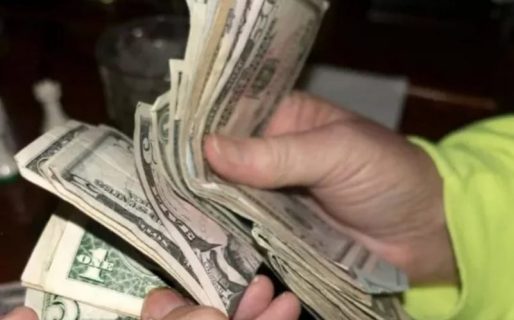 Encontraron dólares en un basural: »Creímos que eran de juguete»