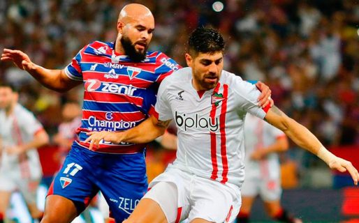 Estudiantes va por la clasificación frente a Fortaleza