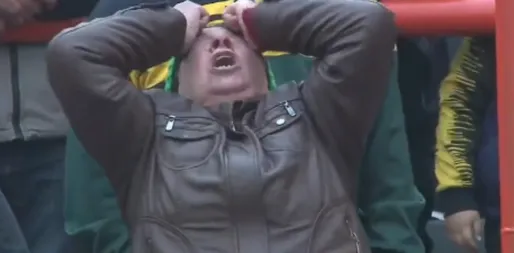 Casi: una hincha de Aldosivi quiso mufar a River y le salió todo al revés