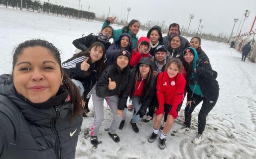 Por la nieve las chicas se quedaron con las ganas de jugar