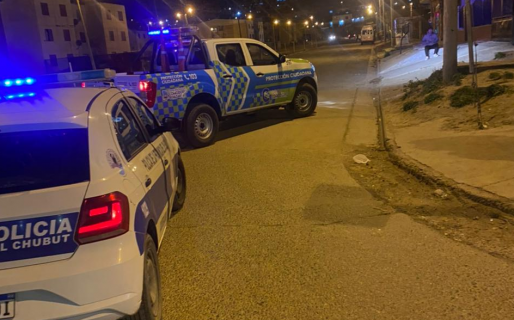 Golpeó a una pareja de jóvenes para robarles y lo atraparon policías a bordo de un móvil de Preventores