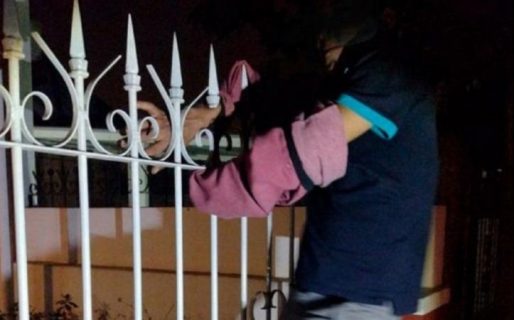 Intentó robar una casa, cayó de un segundo piso y quedó clavado en la reja