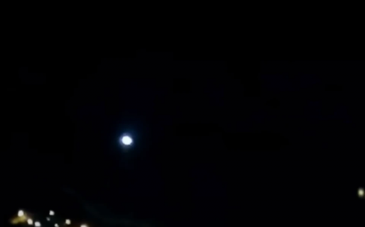 Captaron un OVNI intentando comunicarse “en código morse” y los vecinos quedaron shockeados