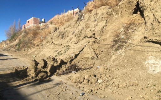 Vecinos del “Plan de Viviendas Cerro Solo II” reclaman un muro de contención
