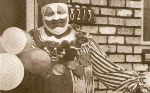 Mató y violó a 33 jóvenes y nenes: Pogo, el payaso asesino que enterraba a sus víctimas en el fondo de su casa