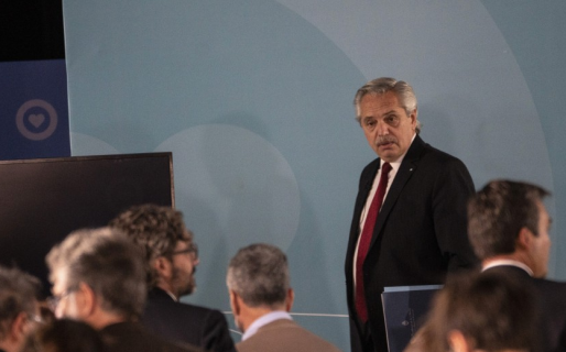 En la Rosada afirman que Alberto ya aceptó cambiar el gabinete y negocia con Cristina y Massa
