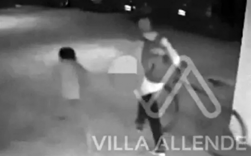 Como en Los Simpson: llevó a su hija a robar una bicicleta