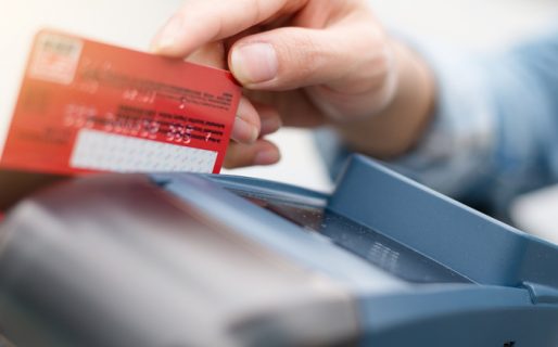 Denuncian estafas a través del uso de una reconocida tarjeta de débito