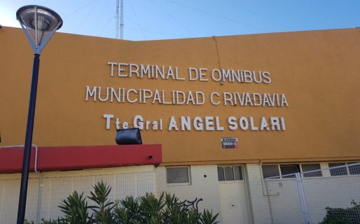 Le robaron, persiguió al ladrón y fue capturado por la gente en la terminal