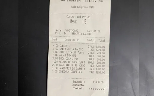 Se quejó por el ticket que le llegó por comer un restaurante y le llovieron las críticas en las redes