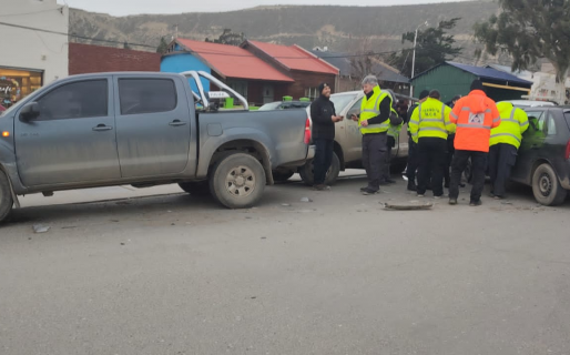 Severas demoras en el tránsito por triple choque en el Km3: uno de los conductores iba borracho