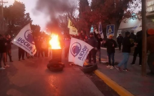 UOCRA Sarmiento se manifiesta por despidos en la obra de optimización del Acueducto