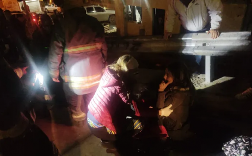 Una mujer volcó con su camioneta y tuvo que ser asistida