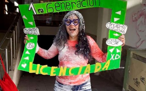 Juntaba cartones con su papá y terminó la universidad