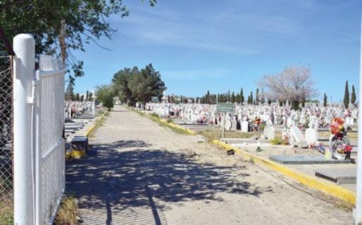 Ataque vandálico en el cementerio de Km. 5: Robaron placas y destrozaron tumbas