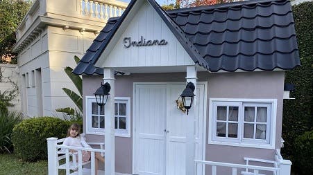 Invirtió $3000 para construir “casitas del árbol” y cautivó hasta a los hijos de Marley y Luli Salazar