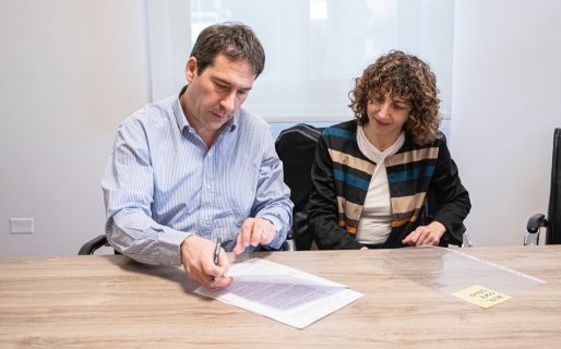 Luque firmó un acuerdo con ANSES para la atención permanente del organismo en zona norte