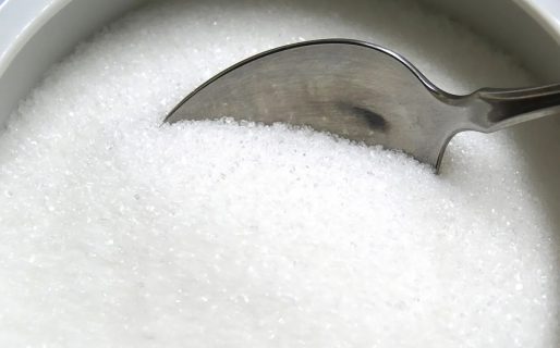 La Anmat prohibió una marca de azúcar que tenía “objetos extraños” en sus envases