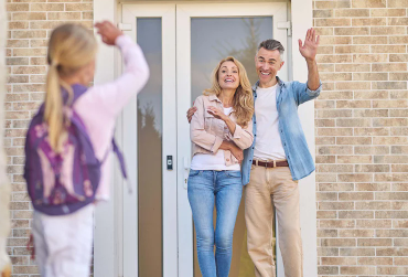 Pasión clandestina en la puerta del colegio: una mamá aburrida, un joven papá y una equivocación fatal