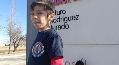Tiene 8 años y es el campeón de ajedrez más joven de la Argentina