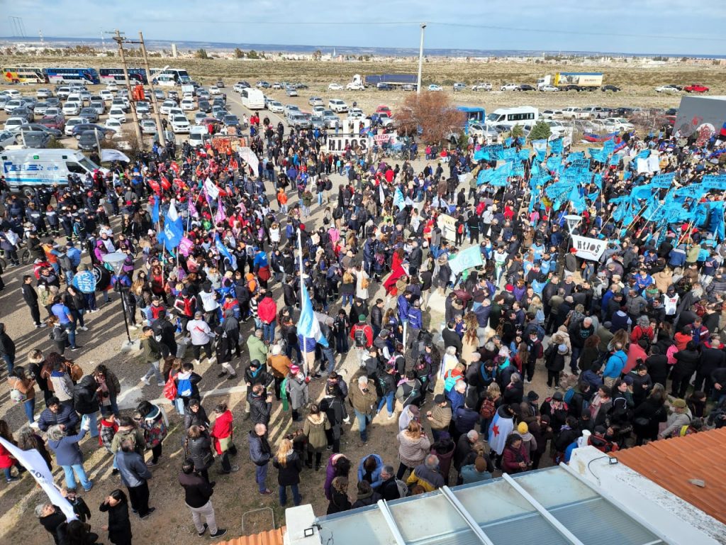 Multitudinaria marcha a 50 años de la Masacre de Trelew | El Comodorense