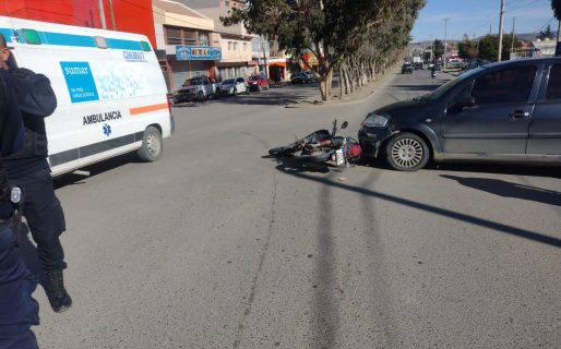 Dos accidentes al mismo tiempo: Uno frente al Huergo y otro en Kennedy y Cerro Chenque