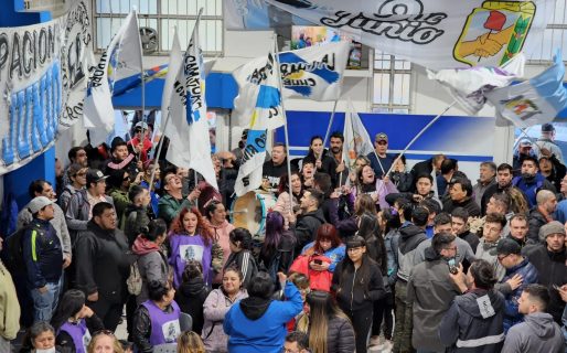 Multitudinaria convocatoria en apoyo a Cristina Fernández