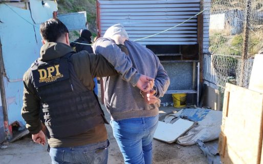 Detuvieron a la pareja que robó y apuñaló a un comerciante en pleno centro