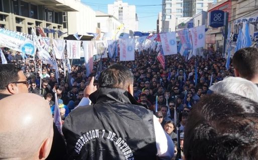 Los petroleros en estado de alerta y movilización