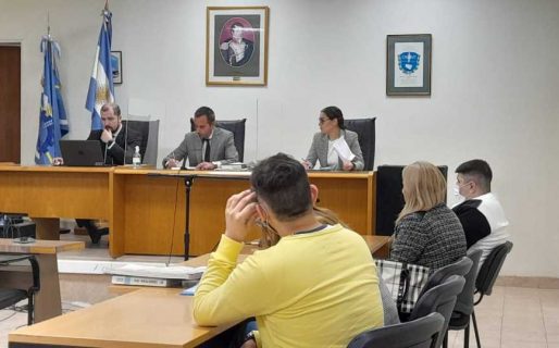 Robo a peluquería y barbería: Homologan acuerdo en 13 y medio y 7 años y un mes de prisión para los acusados