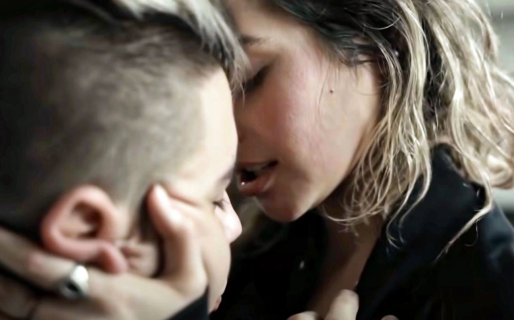 Su ex la bloqueó de todas las redes sociales y ella apareció en el video de su artista favorito