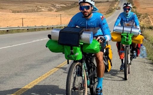 En bicicleta con destino Qatar: la historia de cuatro amigos que pedalean por la Selección