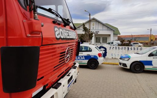 Basura quemada, una docente desmayada y niños descompuestos: así fue la mañana de terror en la N°111