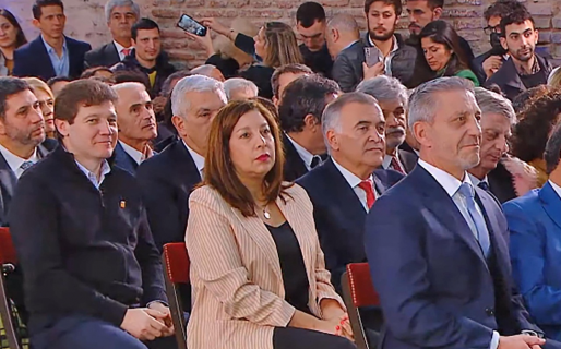 Arcioni participó de la asunción de Sergio Massa como nuevo Ministro de Economía de la Nación